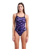 https://cdn.shopify.com/s/files/1/0634/7921/8407/files/011639-900-W_ARENA_WAVE_SWIMSUIT_CHALLENGE_BACK-001.10f93342.jpg?v=1776336498