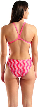 Arena WOMEN'S ARENA RIPPLE PRINT SWIMSUIT CHALLENGE BACK Performance WOMAN