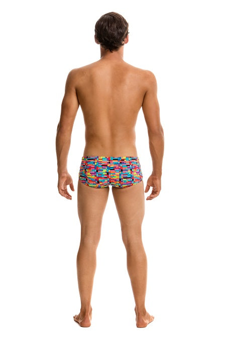 https://web.metroswimshop.com/images/FT32B_STACKED_UP_08.jpg