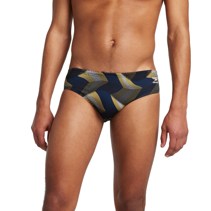 https://web.metroswimshop.com/images/8-003447419-X1-1.jpg